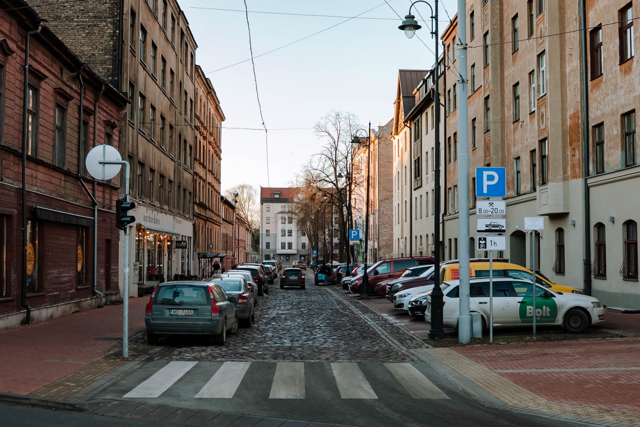 Izsaki viedokli par plānotajām autostāvvietu izmaiņām Lienes ielā